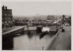 De brug uit 1904 gezien in noordelijke richting.
<br/>
Stadsarchief Amsterdam, ca. 1925